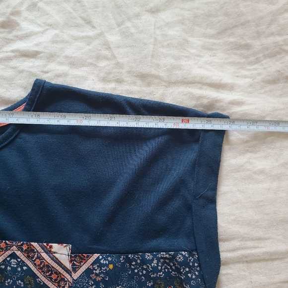 Rewind Women's Navy Boho Floral Roll-up Sleeves Lightweight Top - Picture 10 of 12